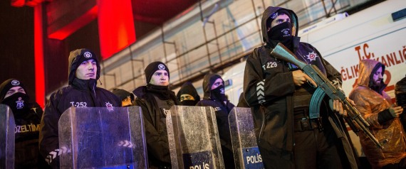 وزير داخلية تركيا: البحث عن منفِّذ اعتداء ليلة رأس السنة مازال مستمراً