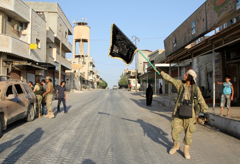 “جند الأقصى” يعدم 41 مقاتلاً شمال غرب سوريا.