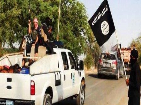 تنظيم داعش يقوم ببناء مخيم اعتقال شمال الرقة