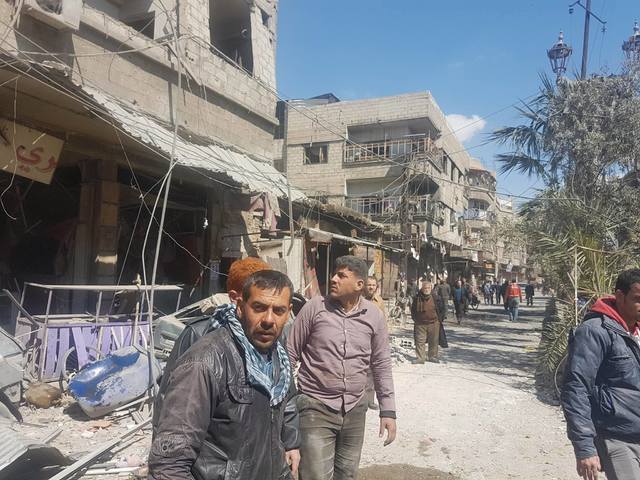 أكثر من 15 شهيد مدني بغارات روسية على (حمورية) في الغوطة الشرقية بدمشق