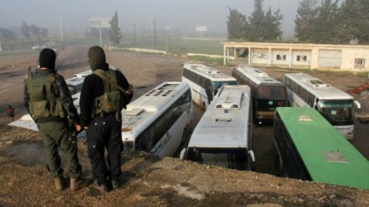 سوريا: انطلاق عمليات إجلاء المدنيين والمقاتلين من أربع مناطق محاصرة