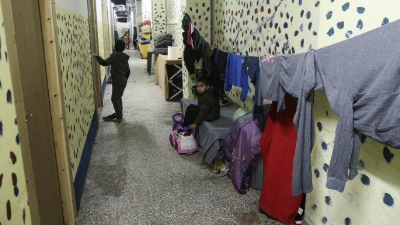 أطفال لاجئون في اليونان يضطرون لبيع أنفسهم جنسياً مقابل الوصول إلى أوربا