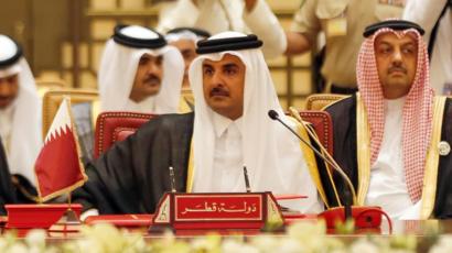 الفايننشال تايمز: فدية بمليار دولار أججت الخلاف بين قطر ومنافسيها الخليجيين