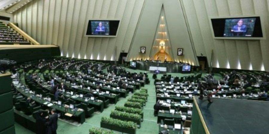 قتلى وجرحى في هجومين منفصلين على البرلمان وضريح الخميني في طهران