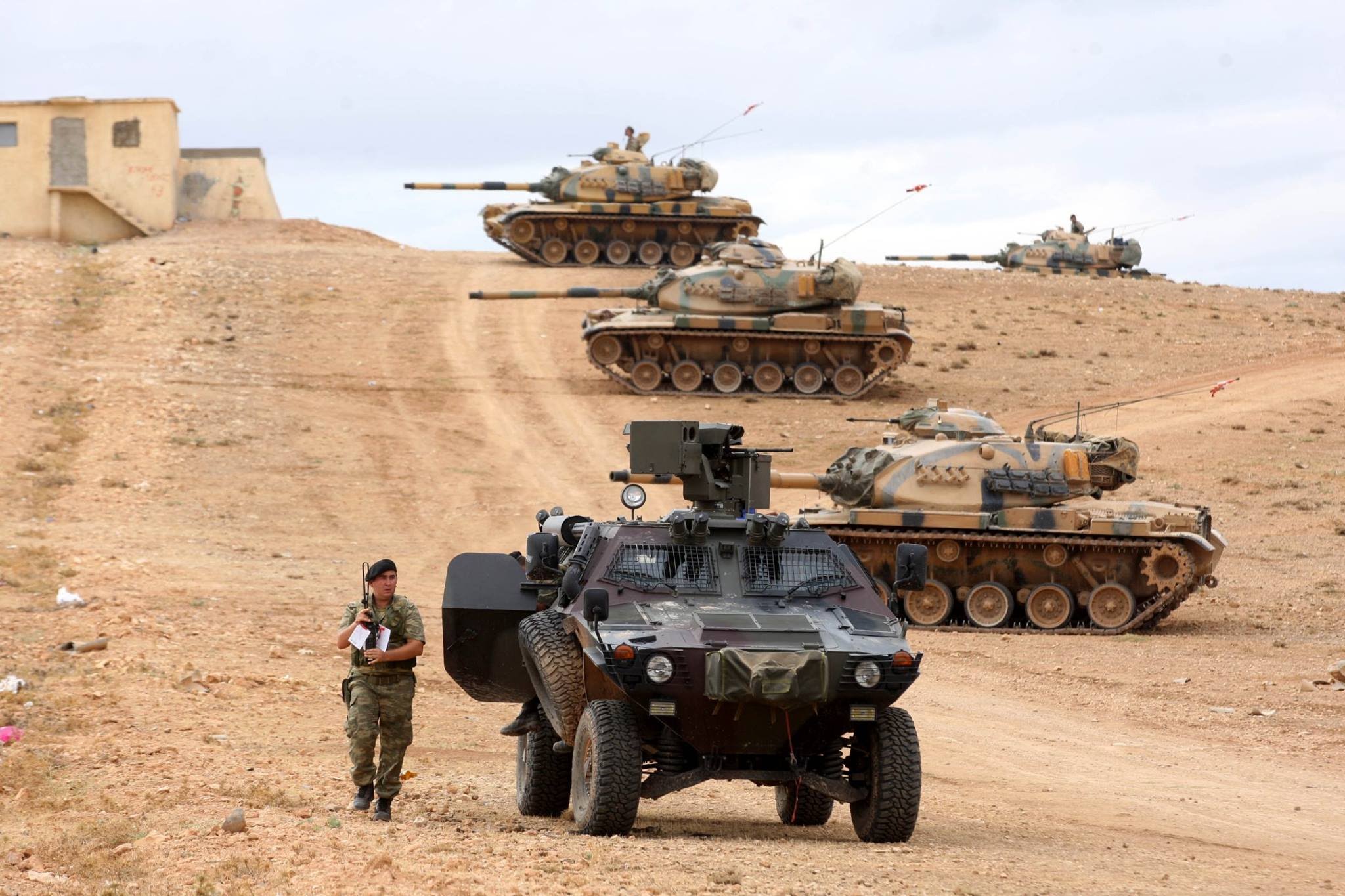 أرتال عسكرية للجيش التركي تتجه إلى تل رفعت والمناطق المحيطة بها
