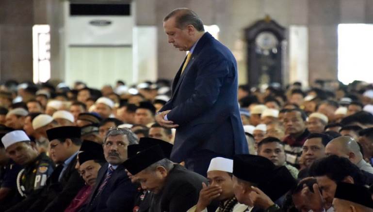 أردوغان: طلب إغلاق القاعدة في قطر مسيء لتركيا