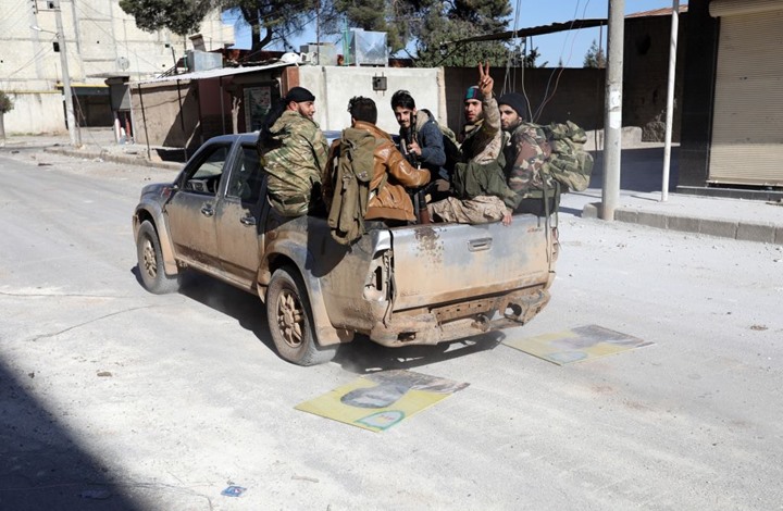القوات التركية وفصائل الجيش السوري الحر تدخل عفرين