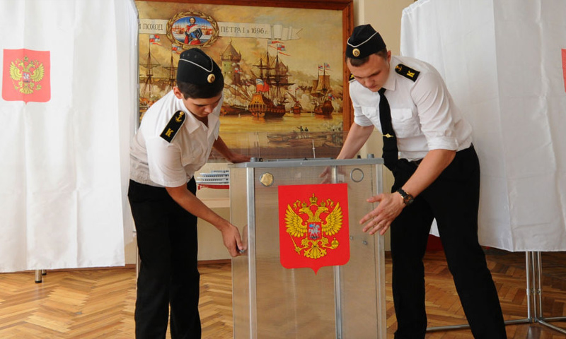 صناديق اقتراع على الانتخابات الرئاسية الروسية في اللاذقية