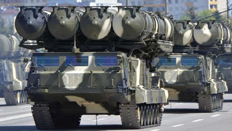 إسرائيل تهدد روسيا في حال تزويد النظام بمنظومة الدفاع “إس 300”
