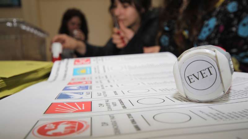 تركيا تكشف عدد السوريين المجنّسين الذين يحق لهم التصويت في الانتخابات