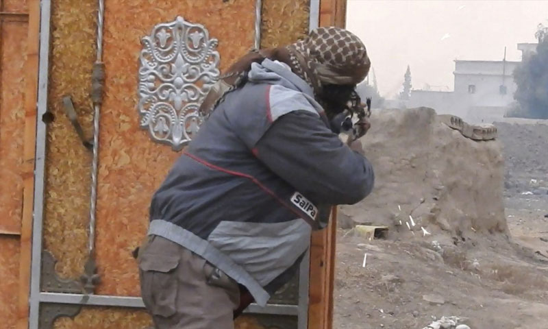 تنظيم داعش يسيطر على آبار للنفط شمالي دير الزور