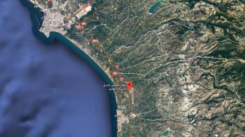 خريطة غوغل تُظهر مطار اللاذقية بمسمى “مطار العرص باسل الأسد”