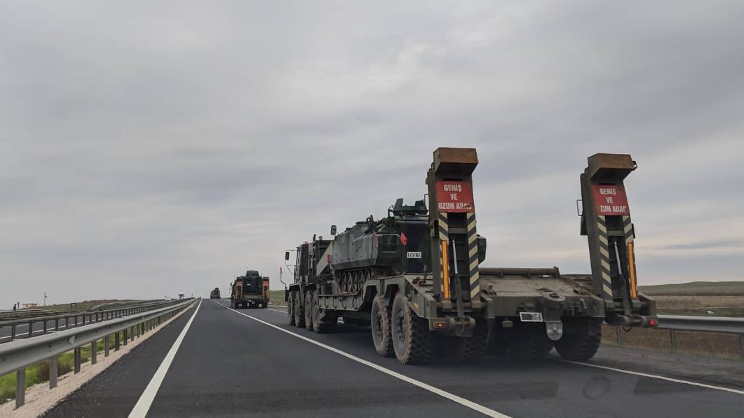 تركيا ترسل تعزيزات عسكرية للمرة الأولى إلى المناطق المتاخمة للحسكة (صور)