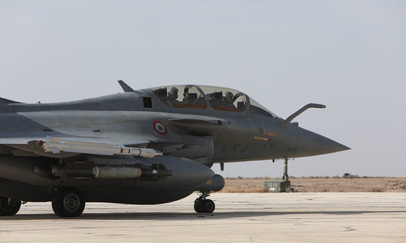 فرنسا تعلن إرسال طائرات “رافال” إلى سوريا