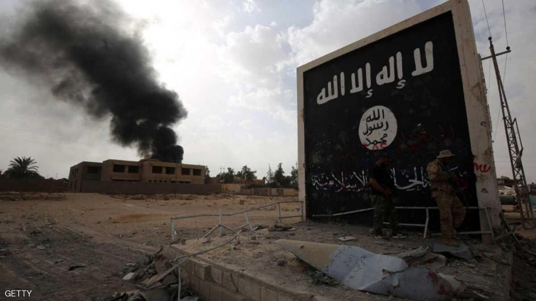 “وول ستريت جورنال” تتحدث عن الطريقة التي يستخدمها “داعش” للهروب من سوريا