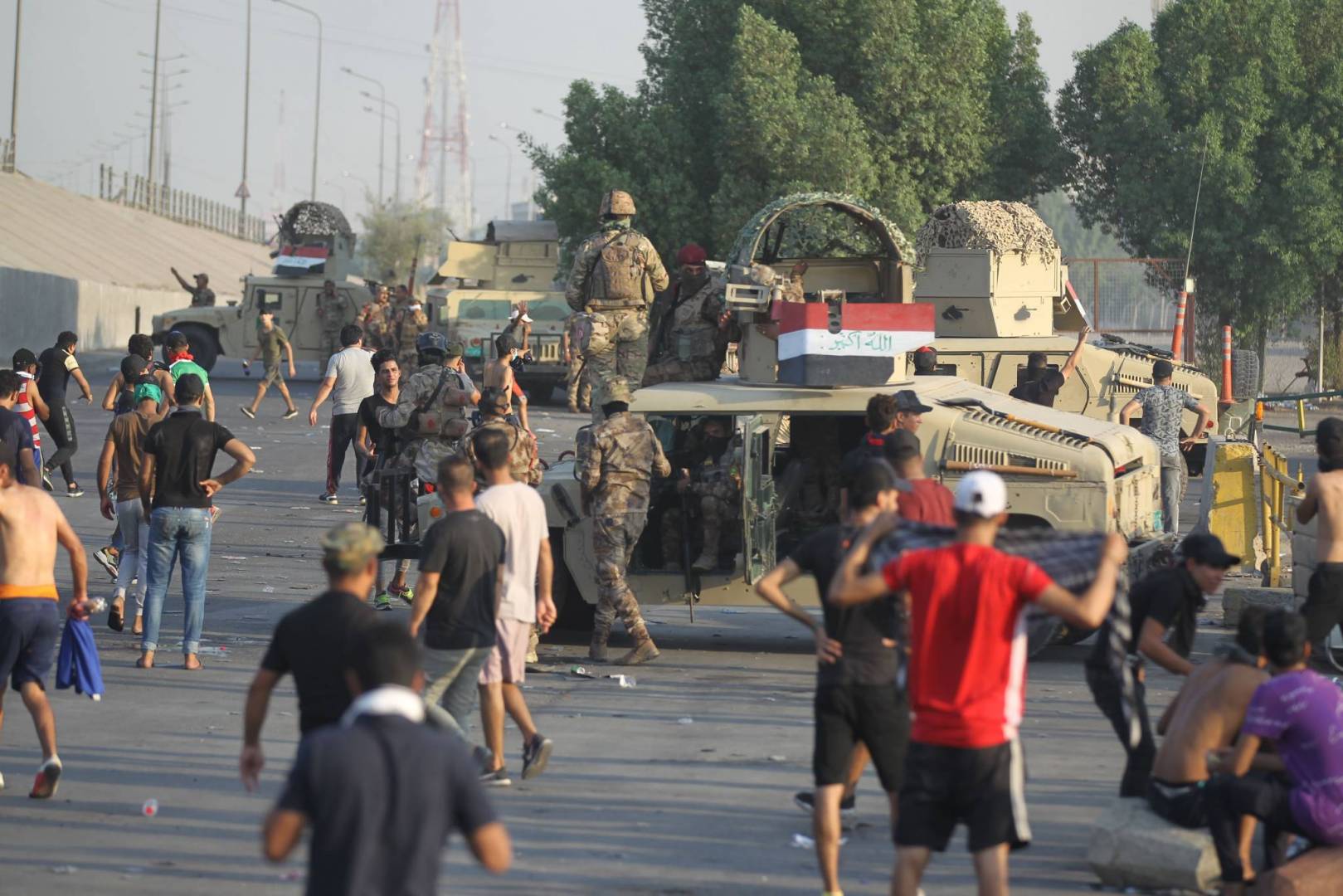 44 قتيلاً في مظاهرات العراق … والحكومة تتهم “مندسين” بقتل المتظاهرين!