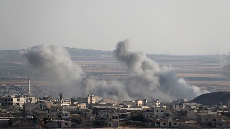 استشهاد 15 شخصاً على الأقل في ضربات جوية نفذته قوات الأسد على إدلب