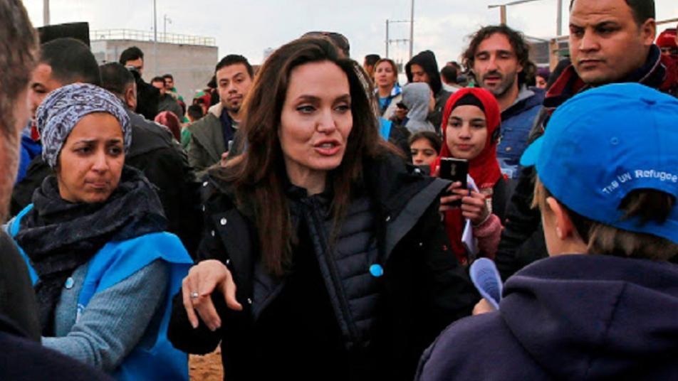 أنجلينا جولي تكتب مقال في التايم حول المأسة في سوريا وإدلب