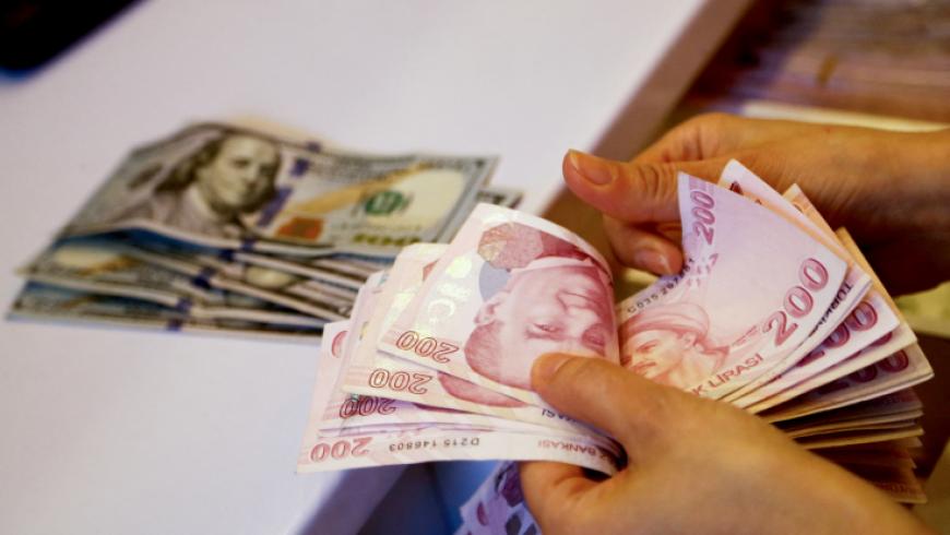 الليرة التركية تتراجع مجدداً أمام الدولار