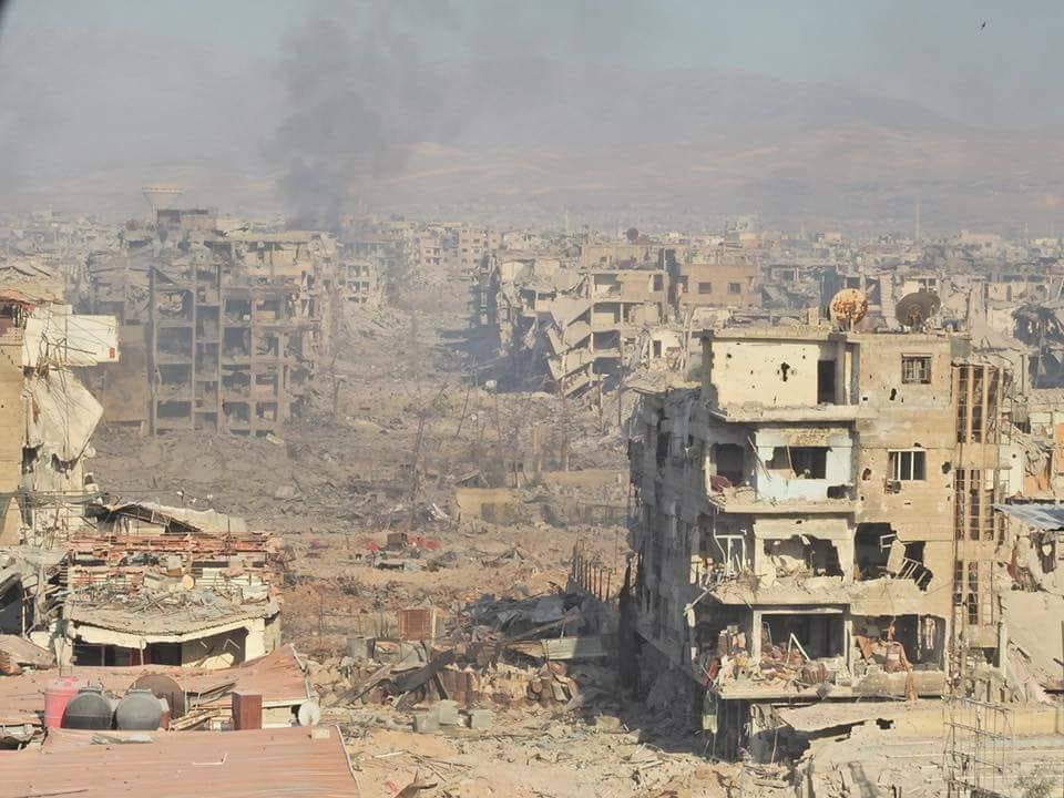 عمر قدور: رز مخيم اليرموك بسبعة آلاف.. من يتذكر؟