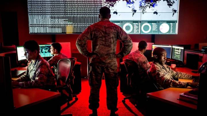 “وادي السيليكون”.. ما علاقة مركز التكنولوجيا بالاستخبارات الأمريكية؟