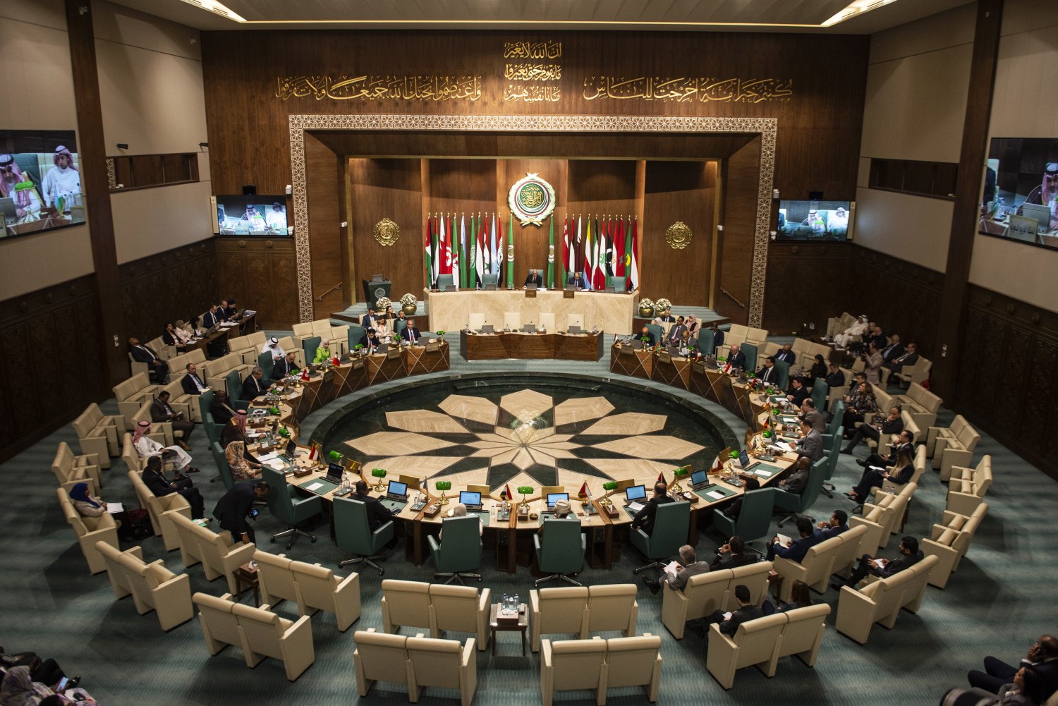 الجامعة العربية تتبنى قرار عودة سوريا إلى مقعدها