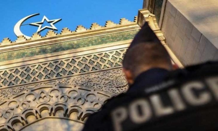 رجل حاول إضرام النار في مسجد واعتقلته الشرطة الألمانية