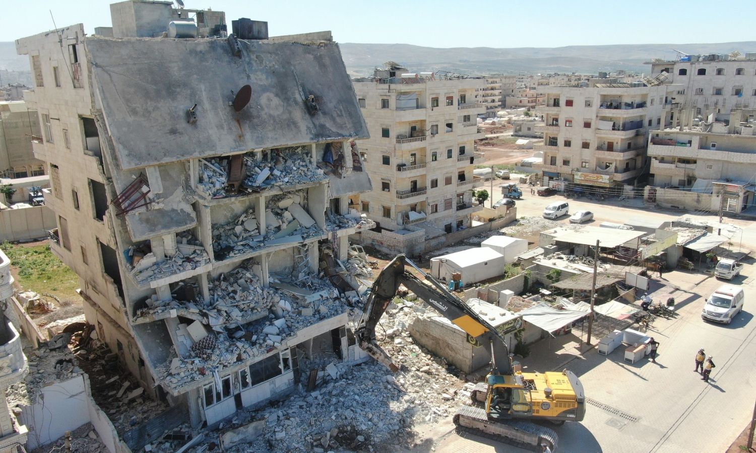 “الدفاع المدني” ينهي ترحيل أنقاض الزلزال شمالي سوريا
